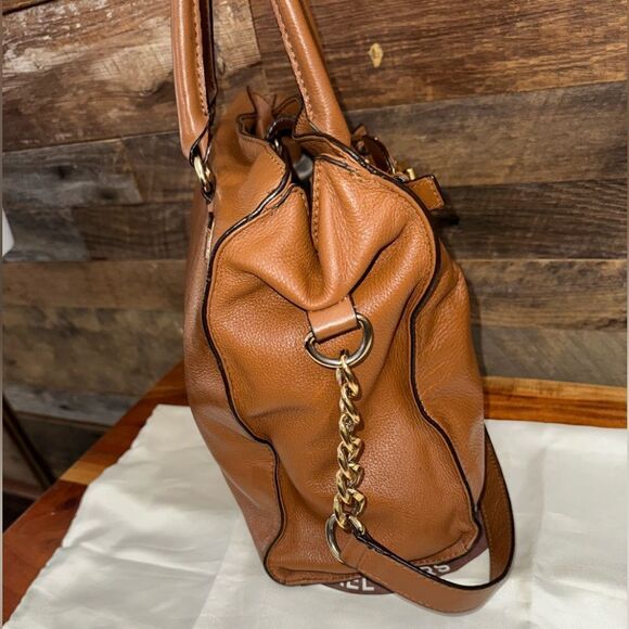 Michael Kors Hamilton E-W  Brown Leather Tote Bag - Picture 5 of 13